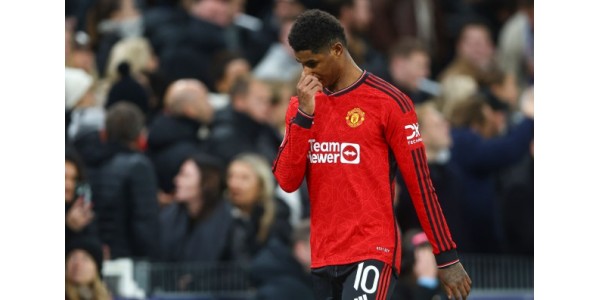 Mali dječak plače zbog poraza Manchester Uniteda